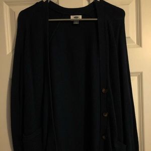 Old navy cardigan it’s a navy blue color